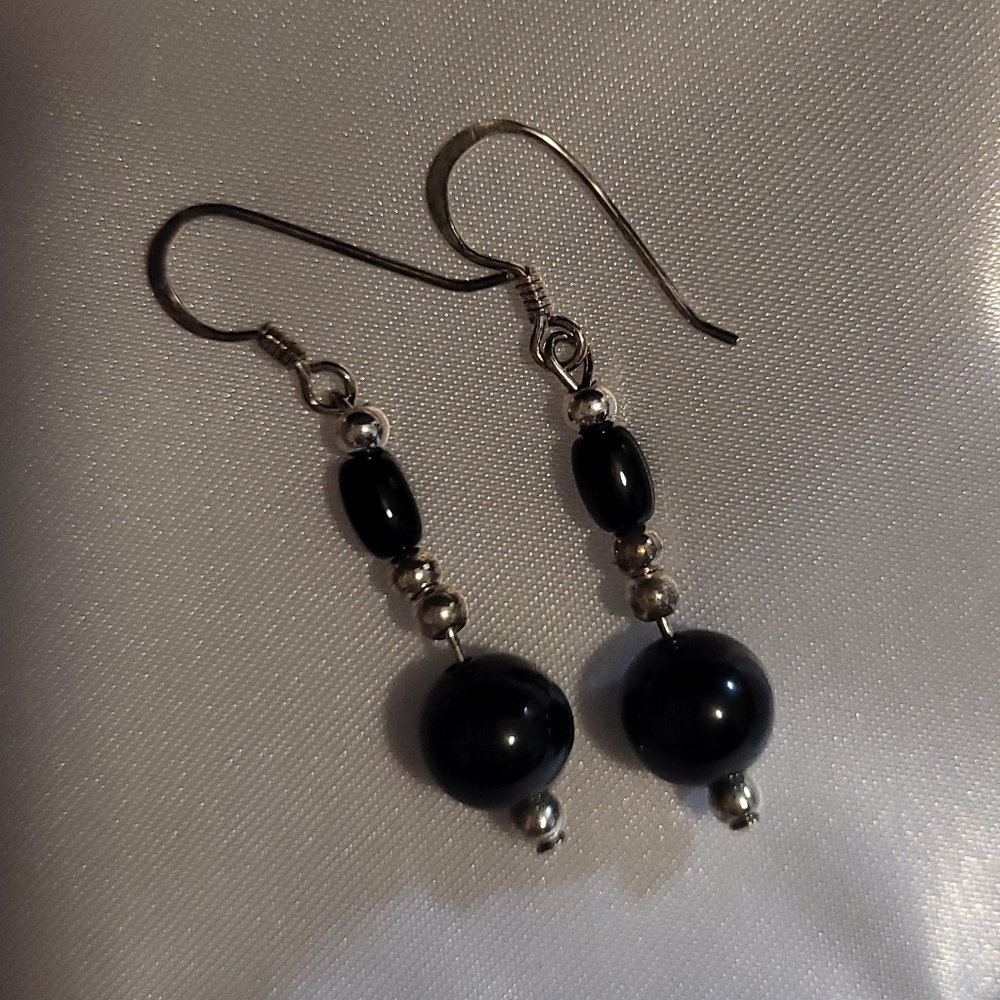NWOT Onyx Silver Earrings